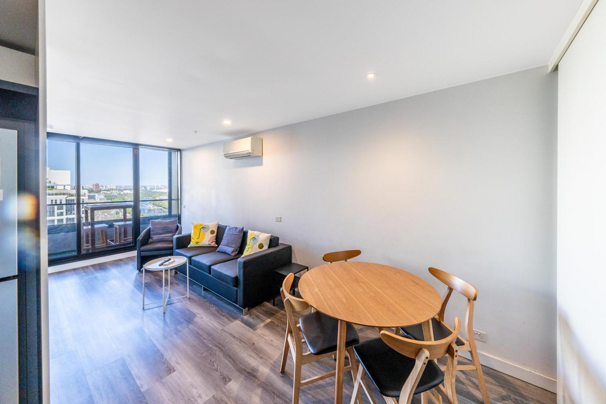 Aura2107, 2 Bedroom Apartment With Balcony, Stunning Yarra River And City Views ملبورن المظهر الخارجي الصورة