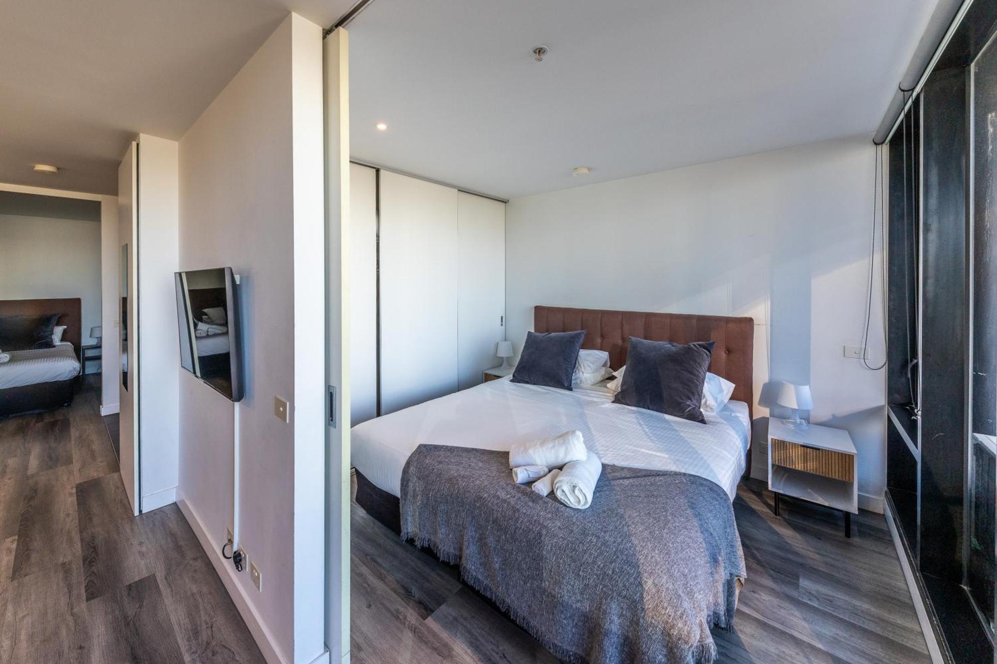 Aura2107, 2 Bedroom Apartment With Balcony, Stunning Yarra River And City Views ملبورن المظهر الخارجي الصورة