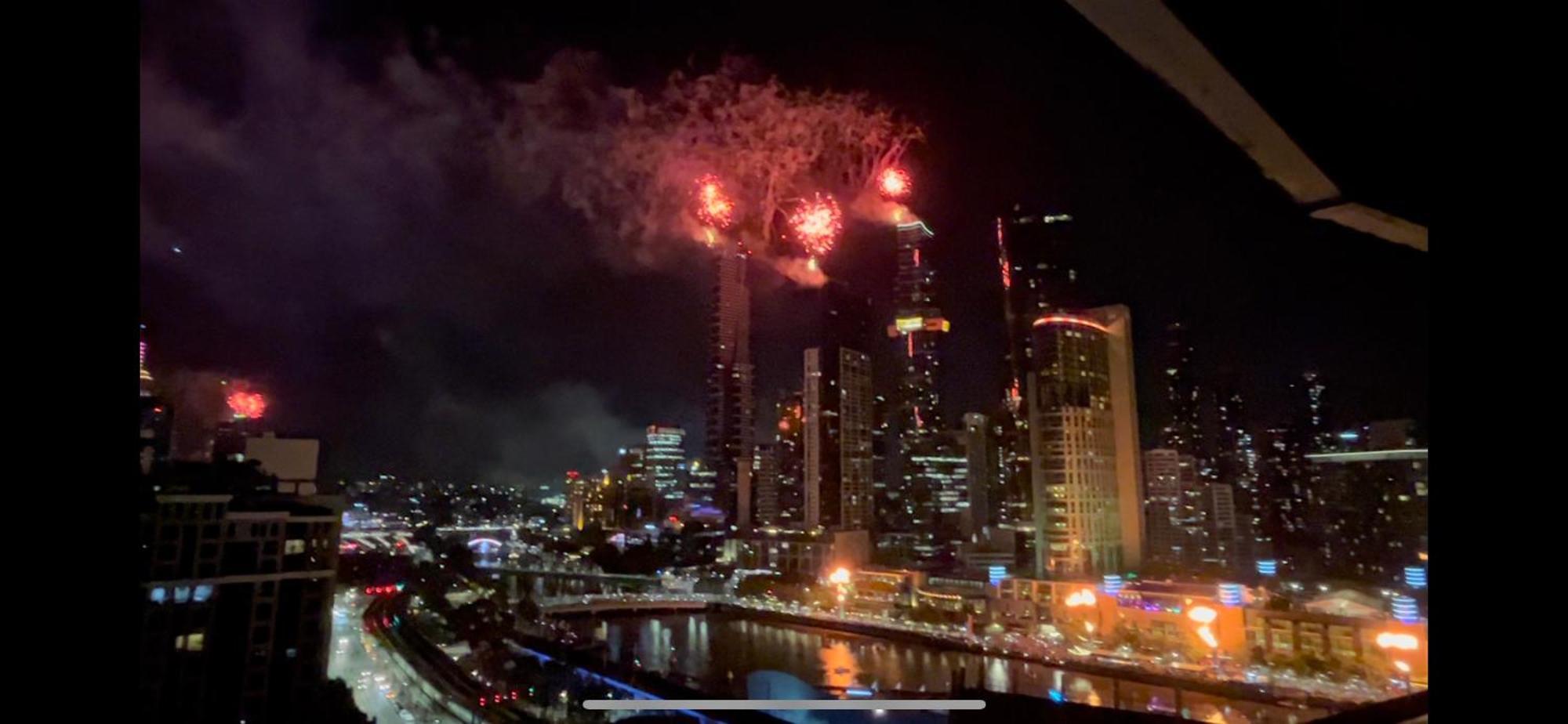 Aura2107, 2 Bedroom Apartment With Balcony, Stunning Yarra River And City Views ملبورن المظهر الخارجي الصورة