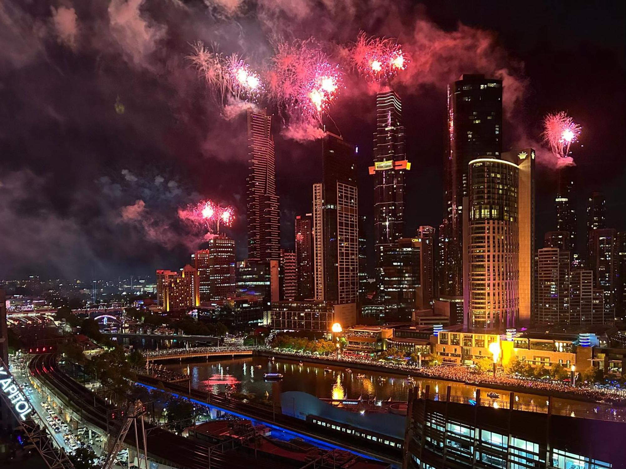 Aura2107, 2 Bedroom Apartment With Balcony, Stunning Yarra River And City Views ملبورن المظهر الخارجي الصورة
